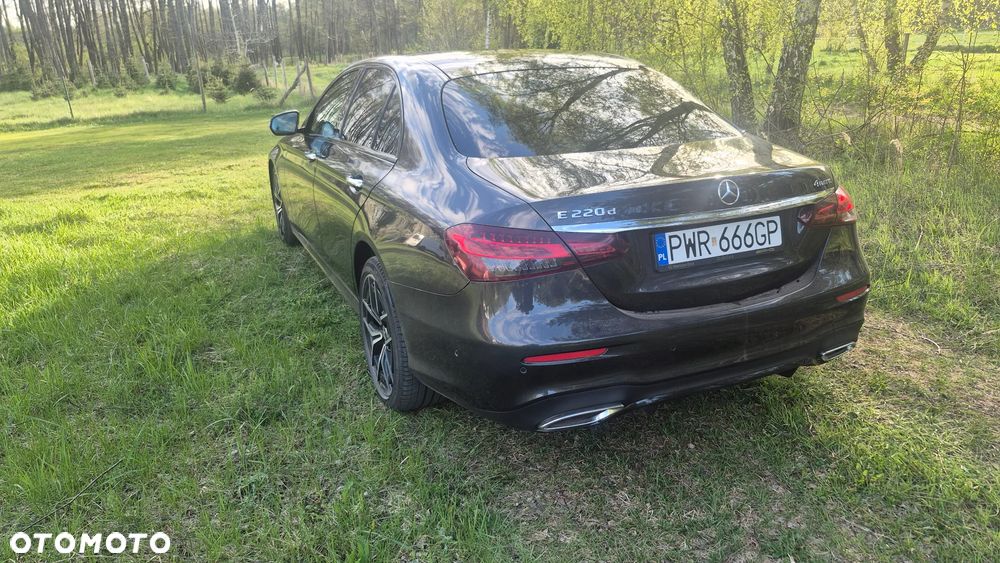 Mercedes-Benz E-Class 2022 photo 3