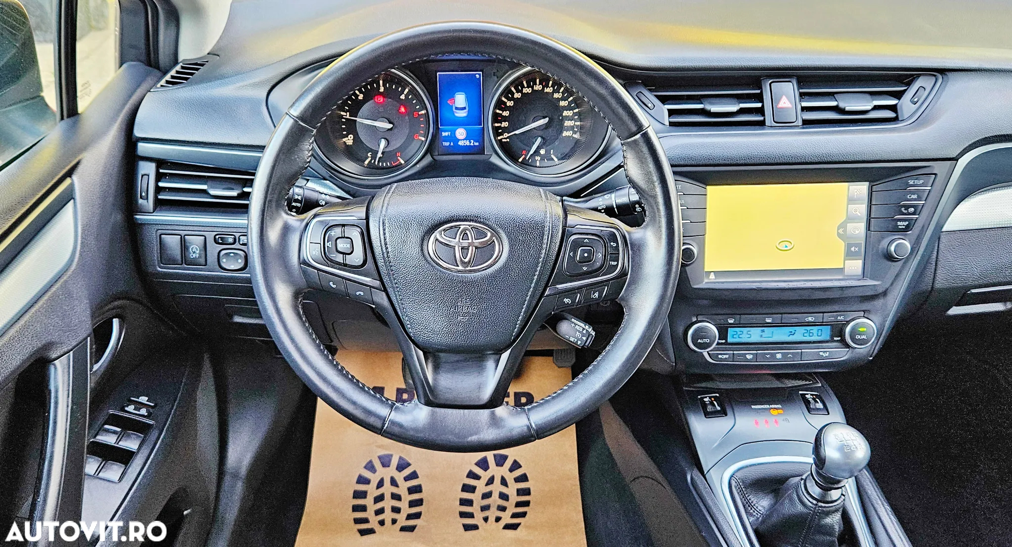Toyota Avensis 1.6 D-4D Executive - 5
