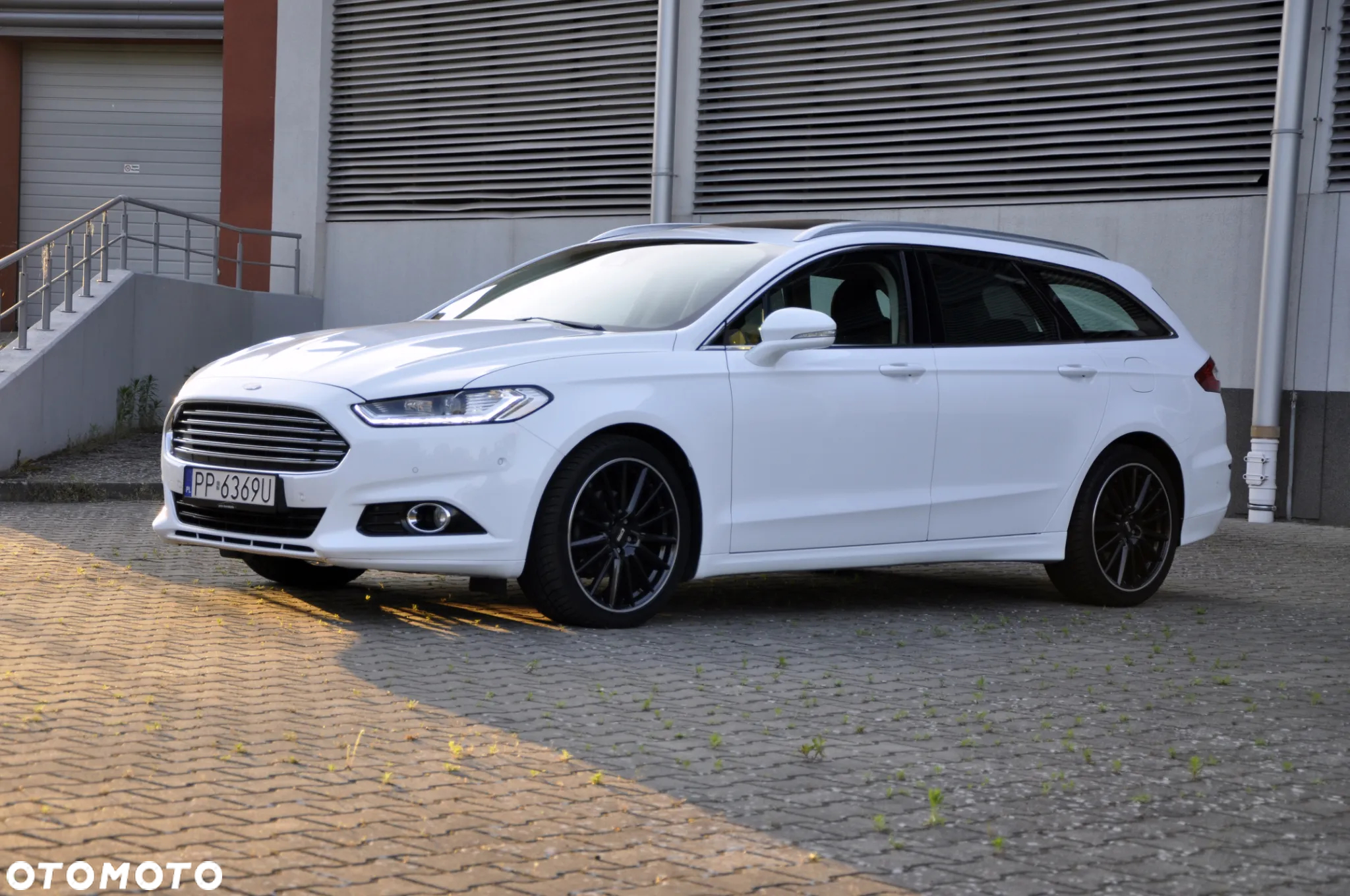 Ford Mondeo Turnier 2.0 TDCi PowerShift-Aut Allrad Titanium - 4