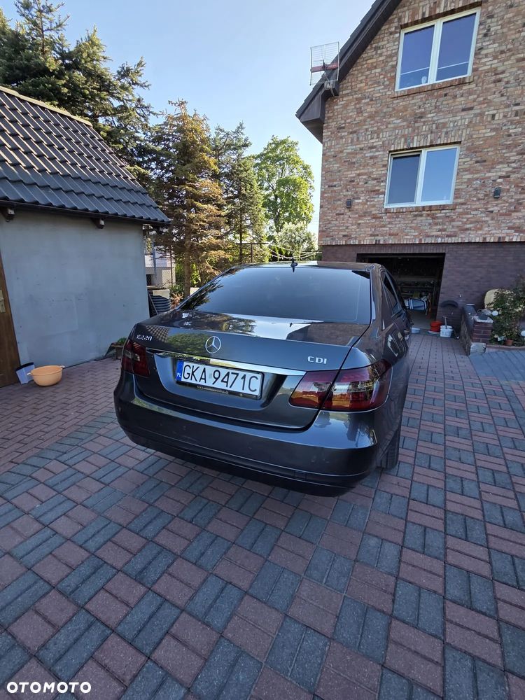 Mercedes-Benz Klasa E 220 CDI DPF BlueEFFICIENCY Automatik - 6