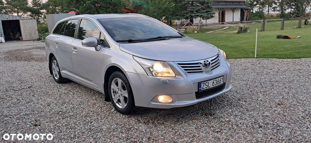 Toyota Avensis 1.8 Comfort - 1