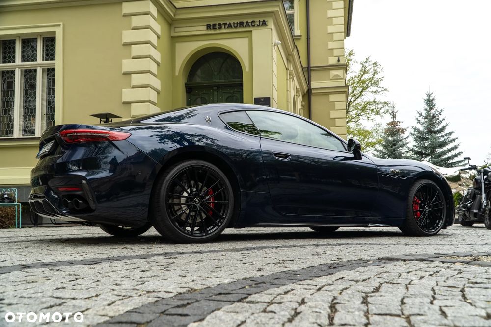 Maserati GranTurismo - 11