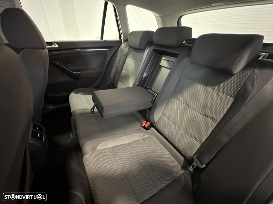 VW Golf Variant 1.6 TDi Confortline - 24