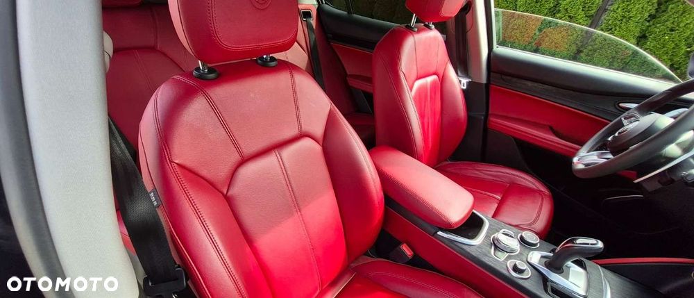 Alfa Romeo Stelvio - 18