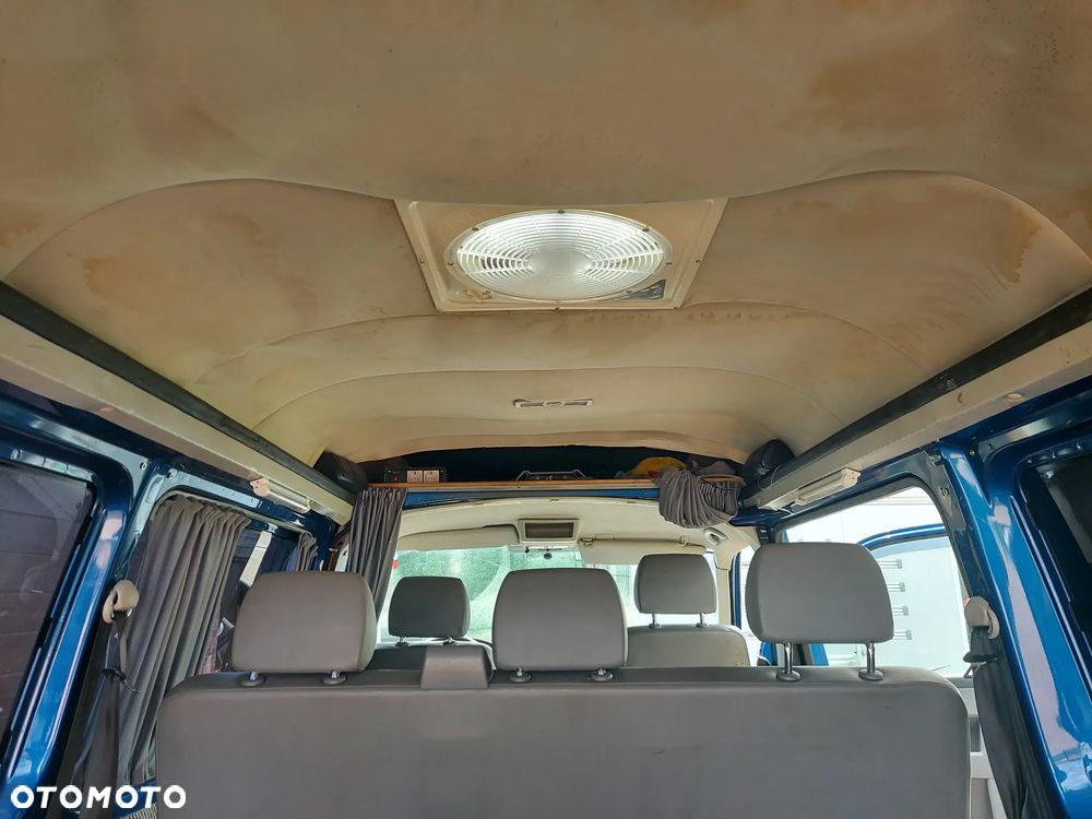 Volkswagen T5 Campervan - 17