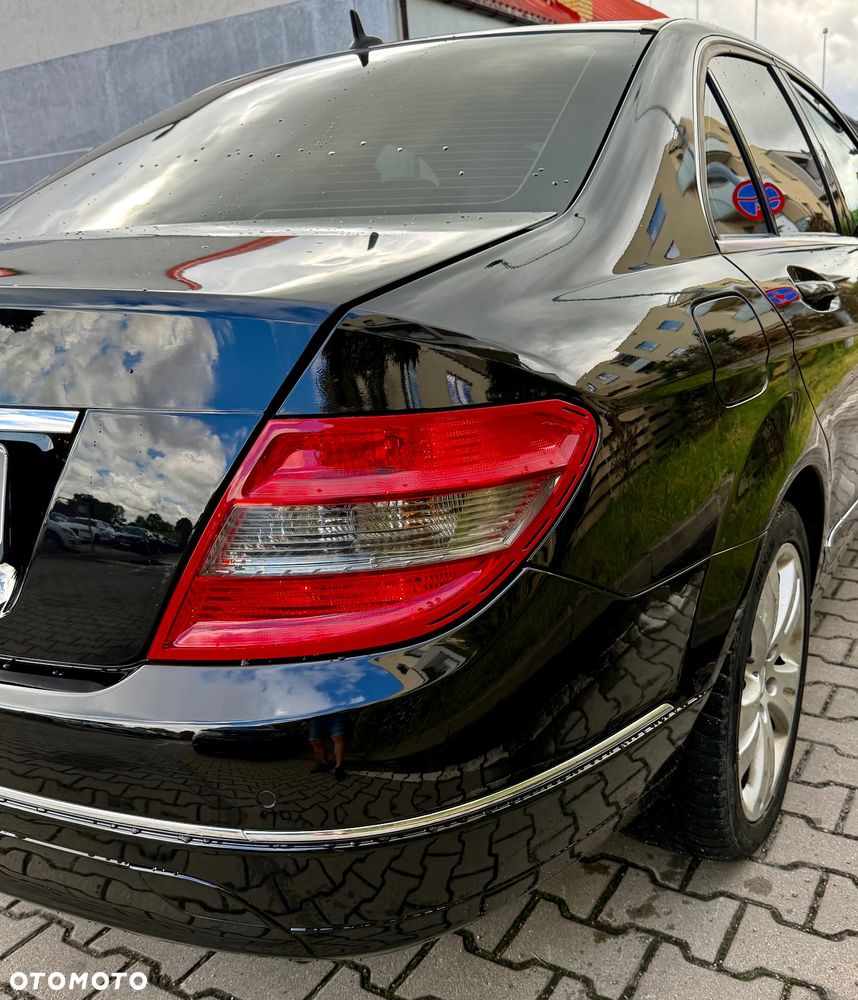 Mercedes-Benz Klasa C 180 BlueEFFICIENCY 7G-TRONIC Avantgarde - 17