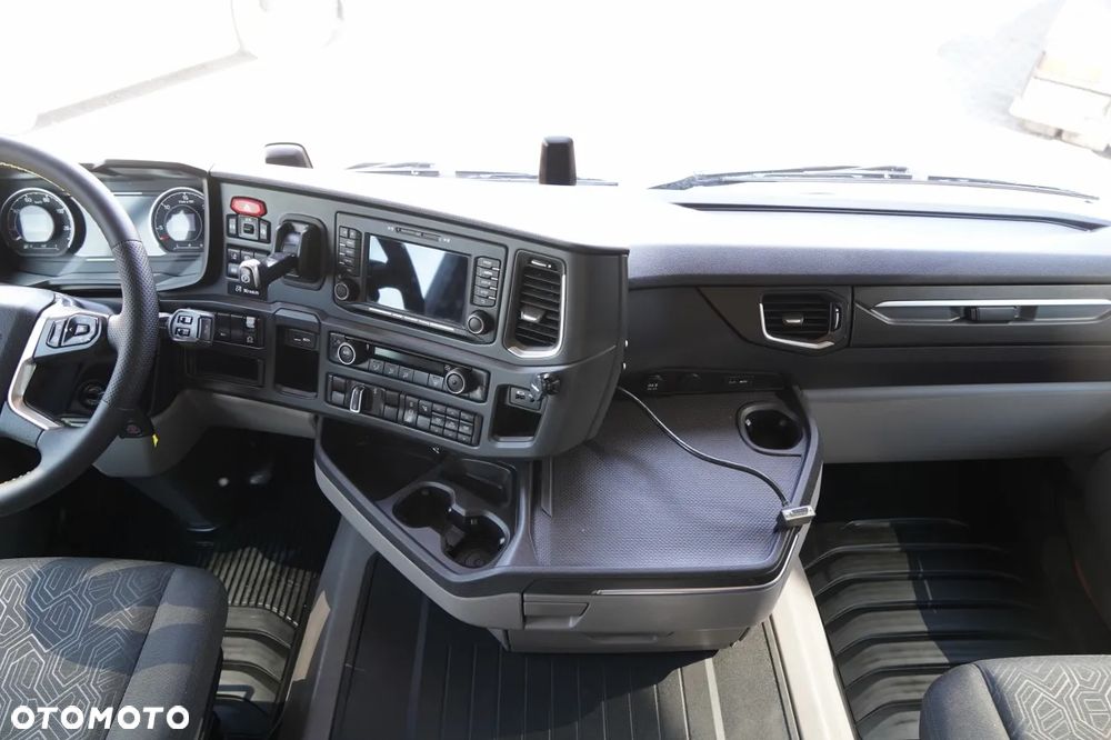 Scania R 500 / RETARDER  / CAŁA NA PODUSZKACH / NISKA KABINA - 30