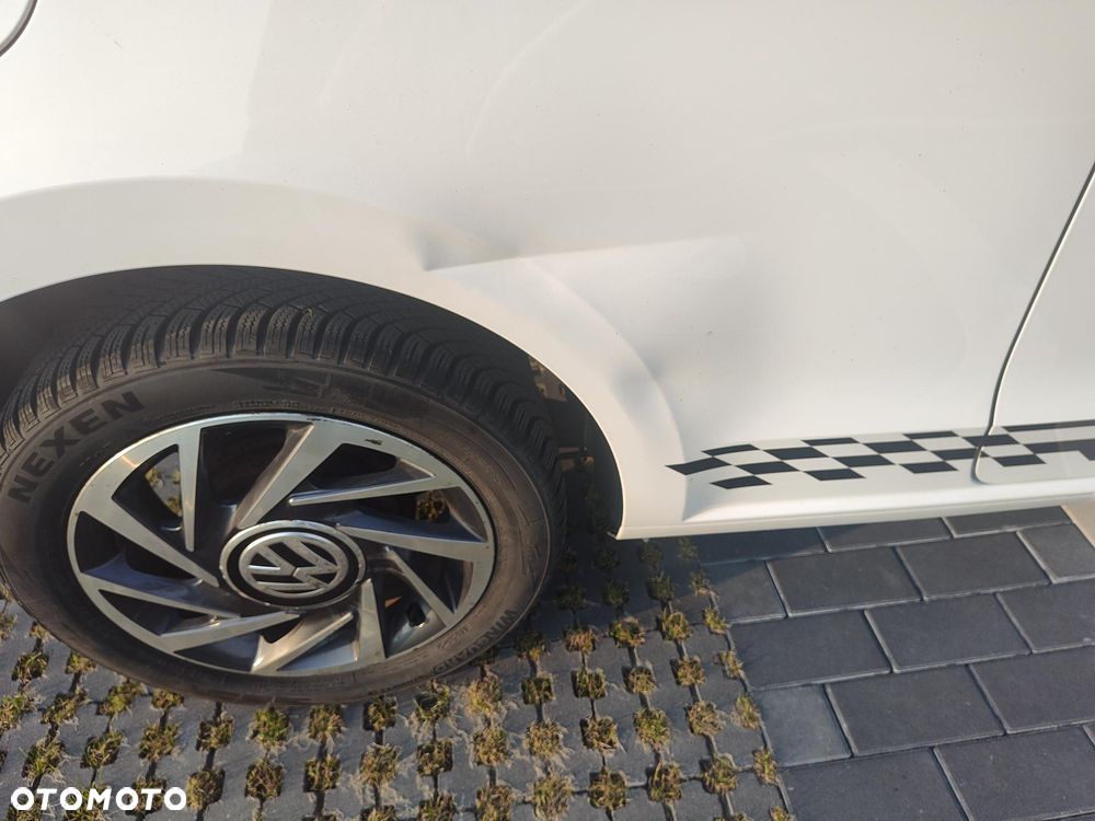 Volkswagen up! sound - 9