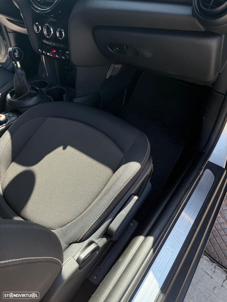 MINI Cabrio Cooper D - 19