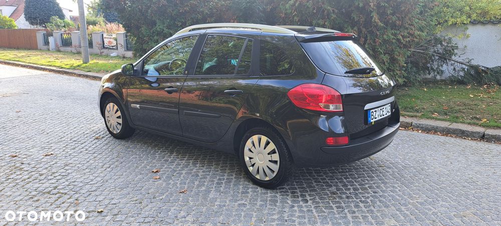 Renault Clio 2011 photo 5