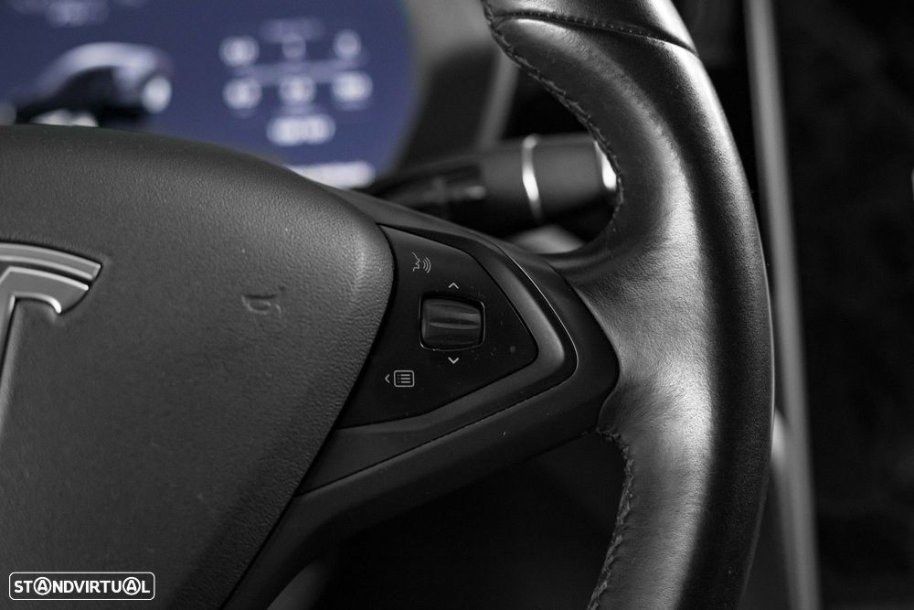 Tesla Model S 75D - 32