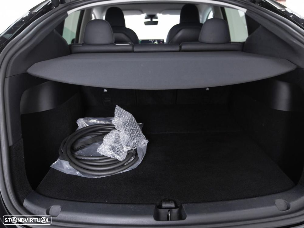 Tesla Model Y Performance Dual Motor AWD - 15