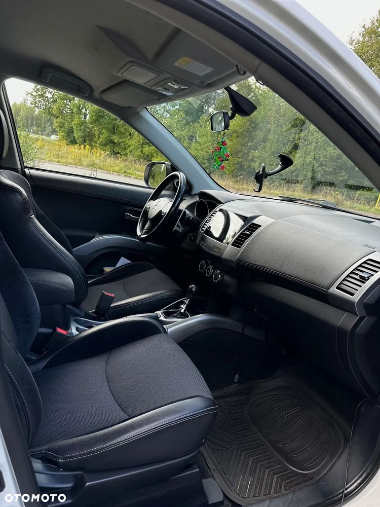 Mitsubishi Outlander 2.2 DI-D 4WD TC-SST Instyle - 9