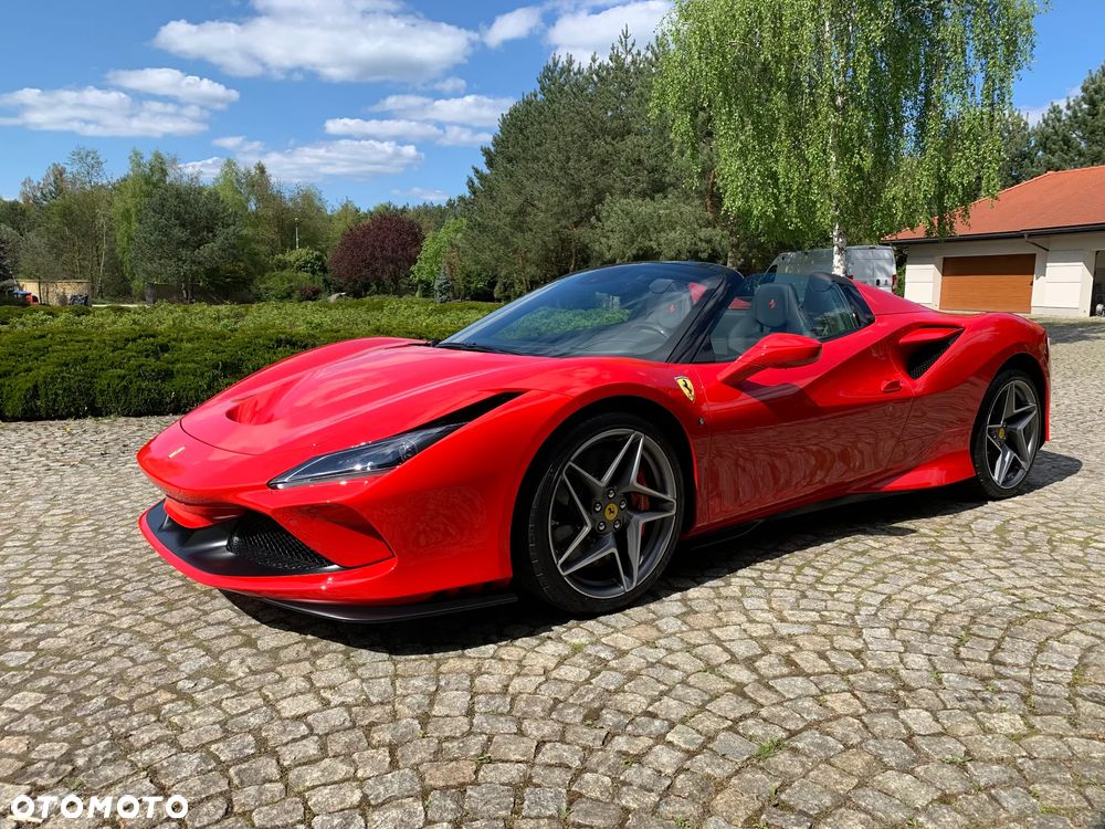 Ferrari F8 Spider - 1