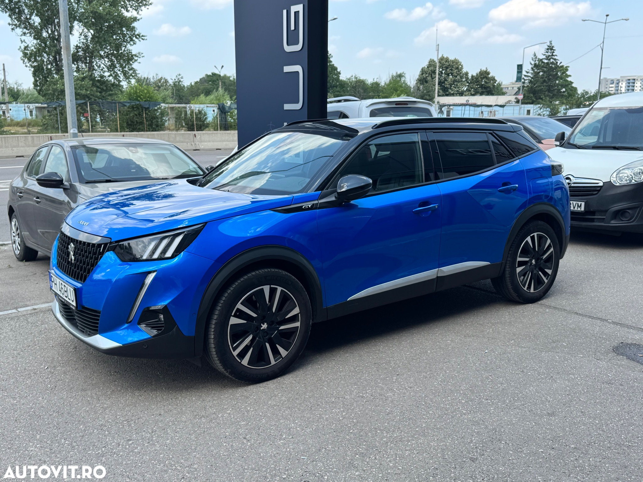 Peugeot 2008 1.2 PureTech EAT8 STT GT - 3