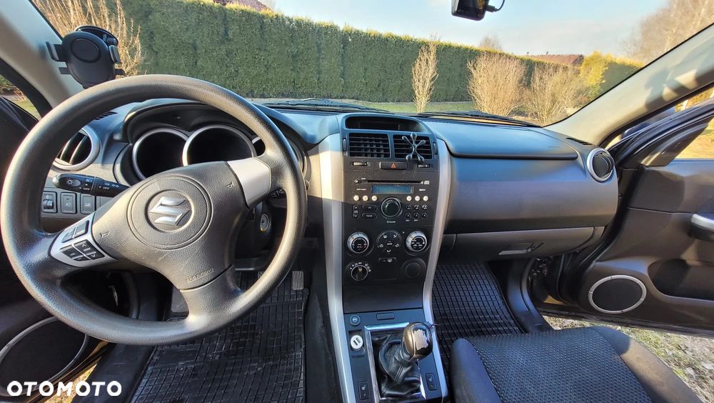 Suzuki Grand Vitara 2.0 Comfort - 10