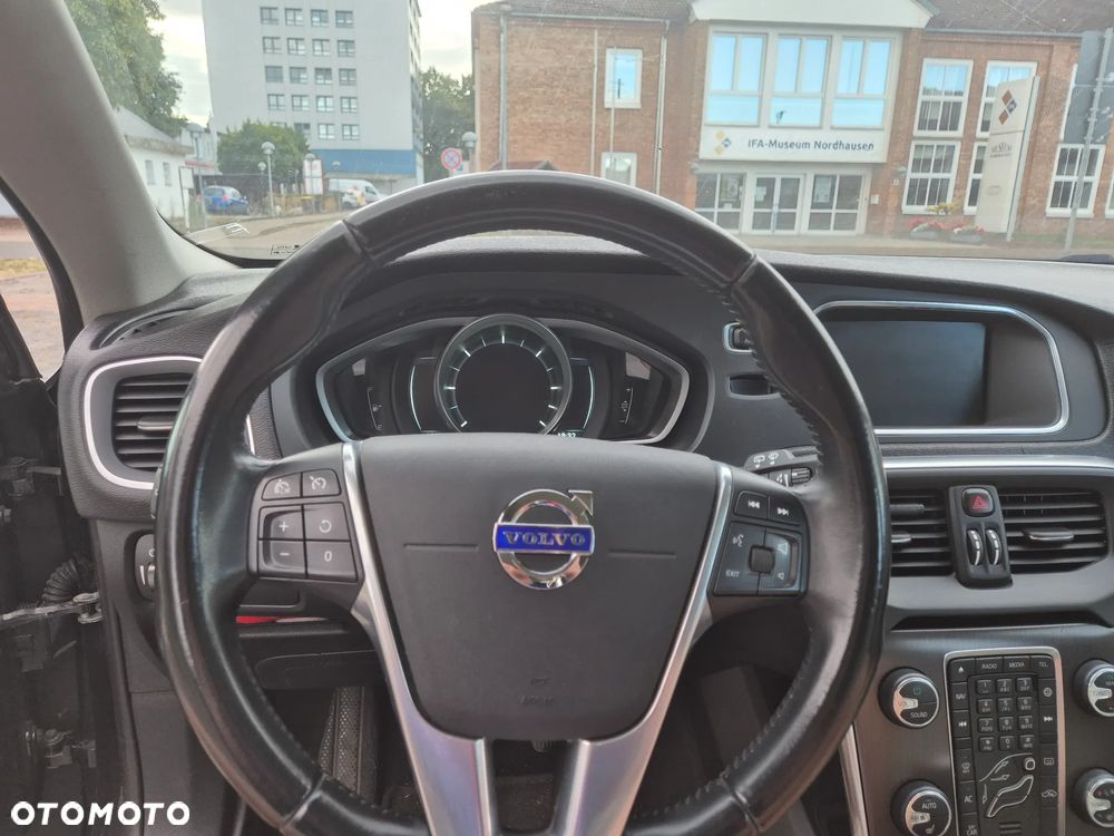 Volvo V40 D4 Drive-E R-Design Summum - 8