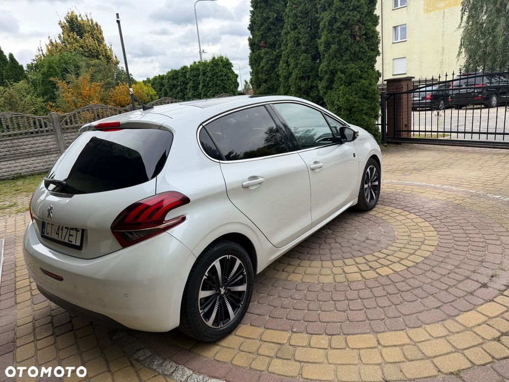 Peugeot 208 1.2 PureTech Allure S&S - 5