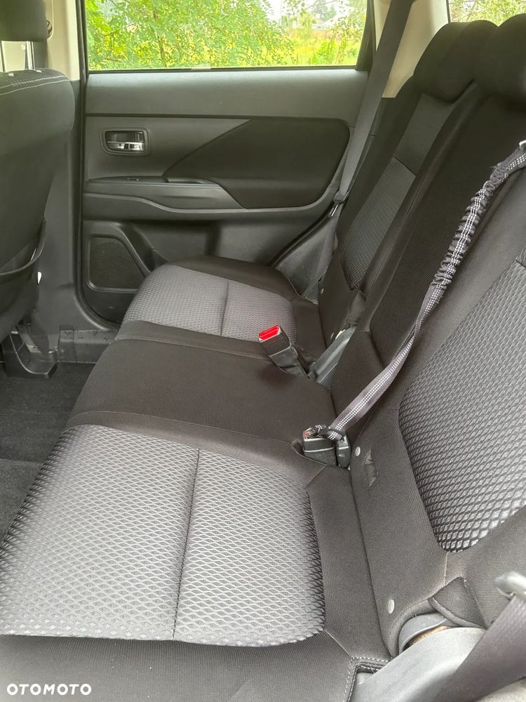 Mitsubishi Outlander 2.0 2WD Plus - 12