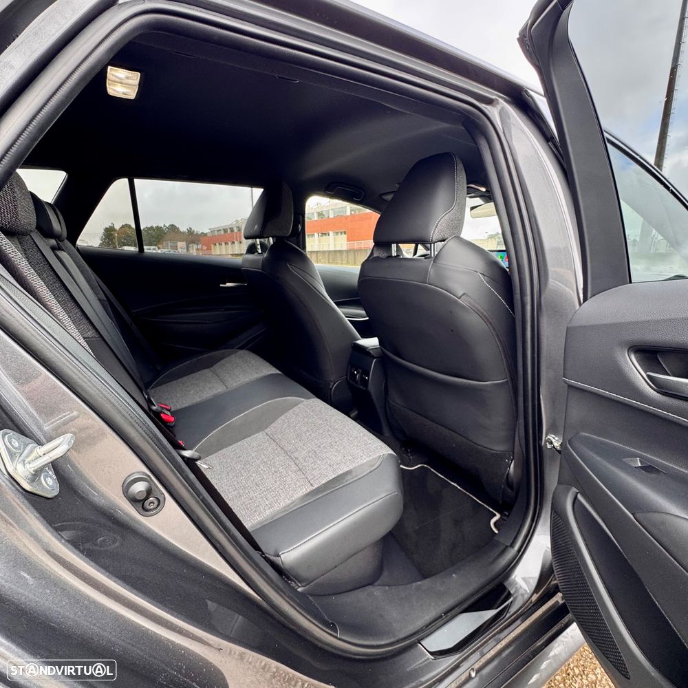 Toyota Corolla 1.8 Hybrid Exclusive - 28