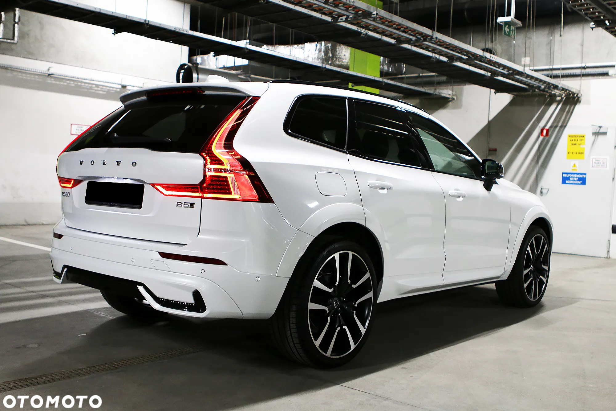 Volvo XC 60 B5 B AWD Ultimate Black Edition - 14