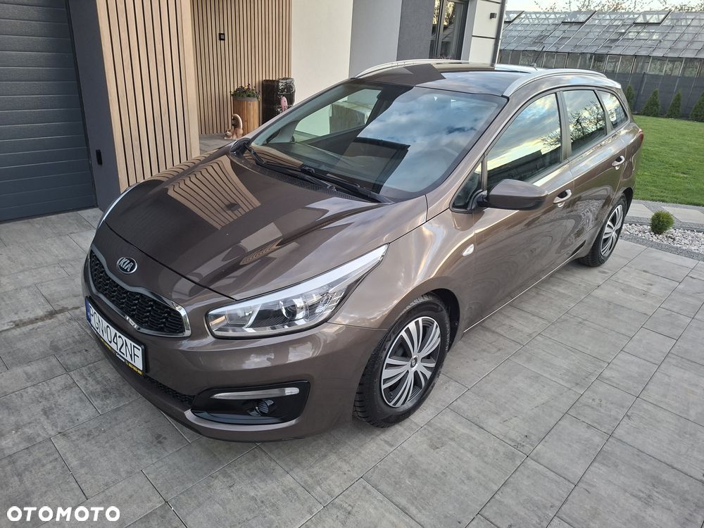 Kia Ceed - 4