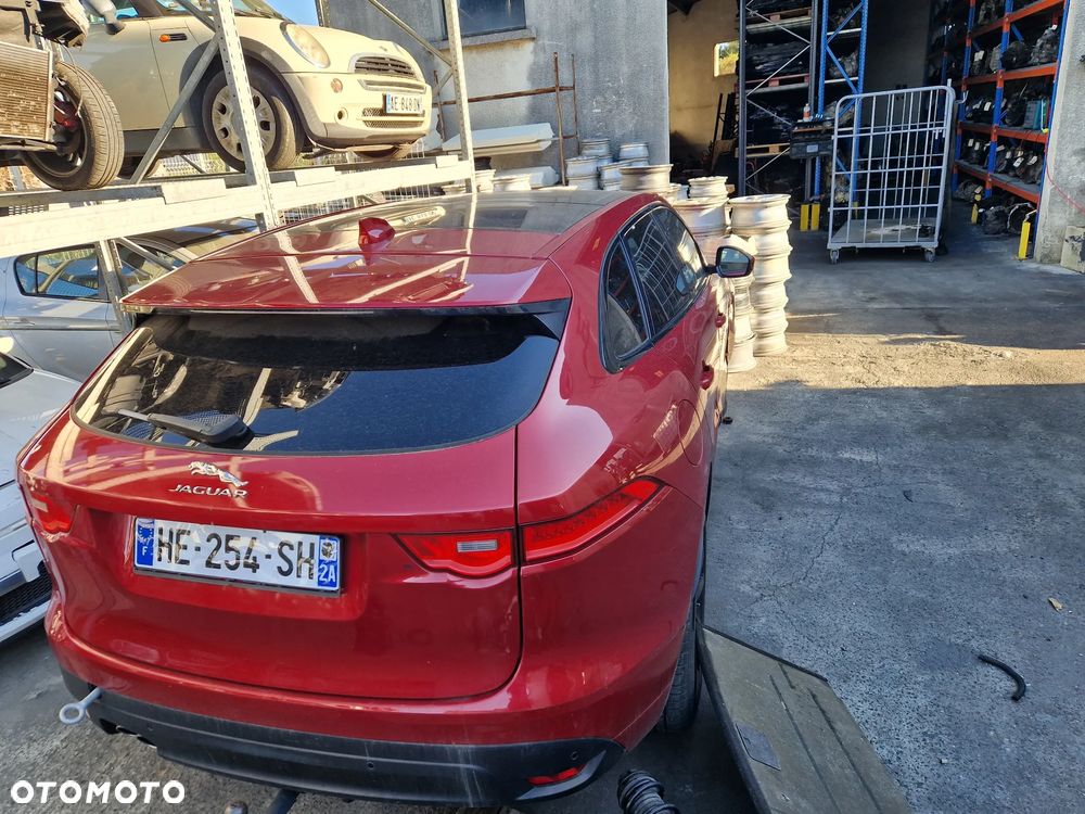 Jaguar F-Pace 20d R-Sport - 6