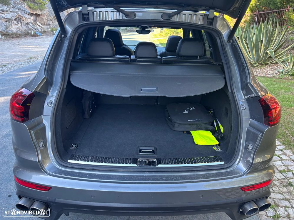 Porsche Cayenne S E-Hybrid - 21