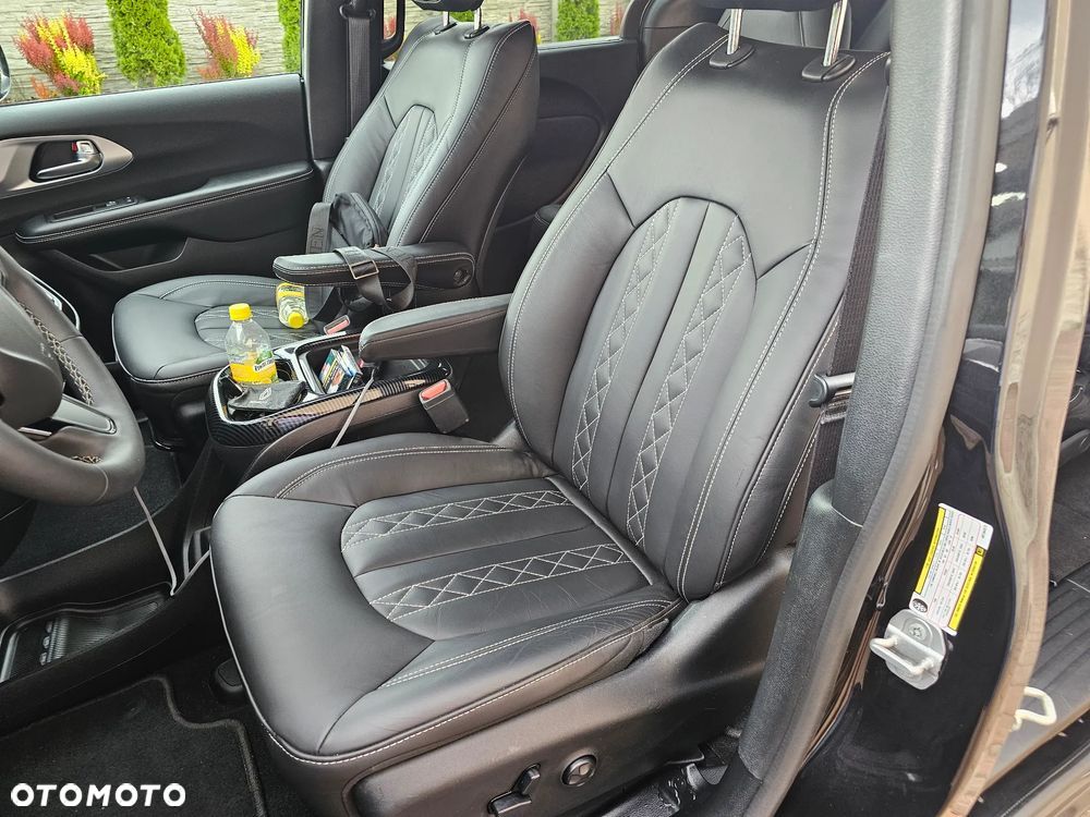Chrysler Pacifica - 14