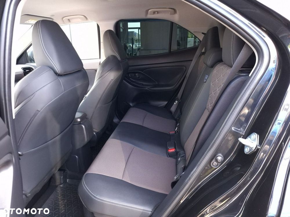 Toyota Yaris Cross Hybrid 1.5 Executive AWD - 13