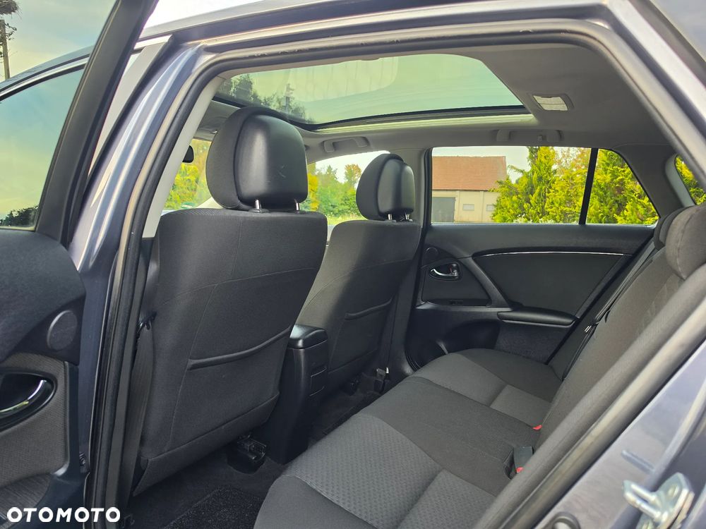 Toyota Avensis 2.0 Executive - 28