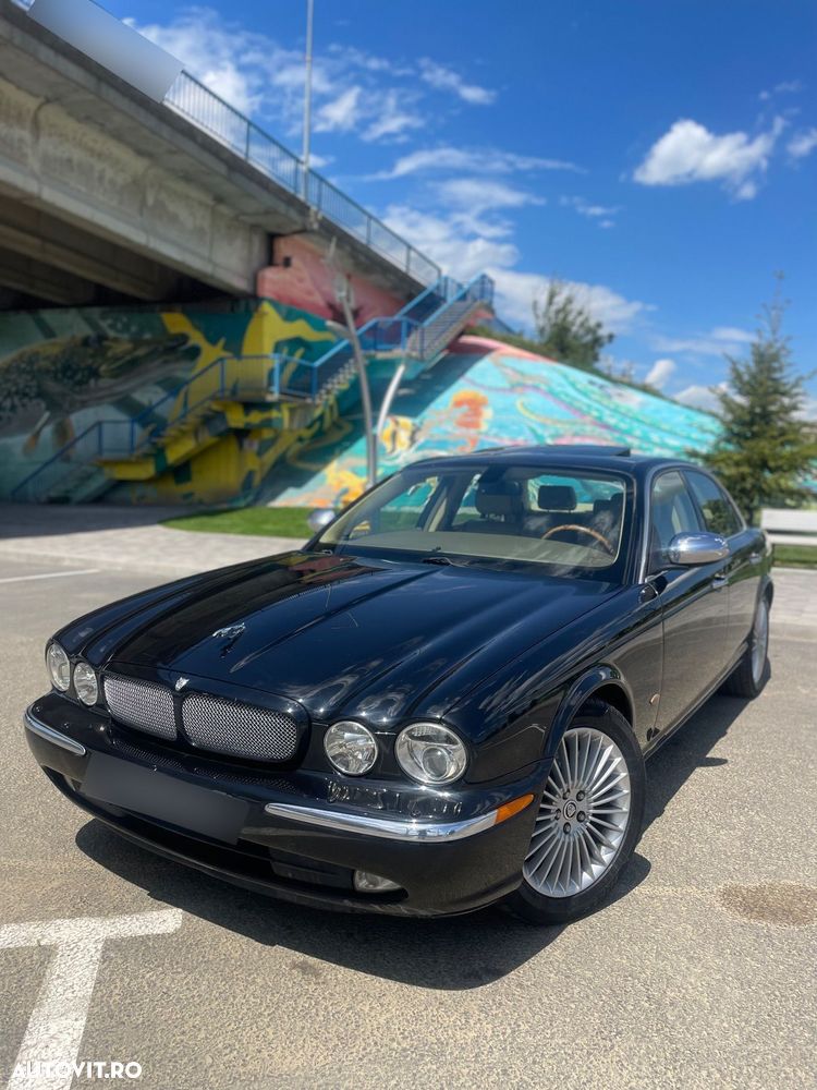 Jaguar XJ - 4