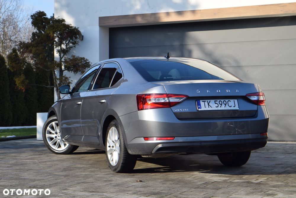 Skoda Superb 1.5 TSI Sportline DSG - 34