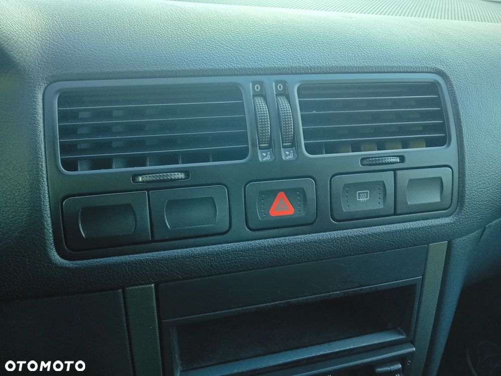 Volkswagen Bora 1.6 Comfortline - 19