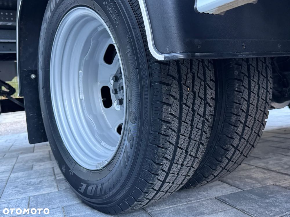 Iveco 35/50c180 Kontener 4.9m + Winda 750kg / Najbogatsze wyposażenie / Poduszki AIRPRO / Automatyczna skrzynia / Ledy / Nowe opony / Zarejestrowany FV23% - 20