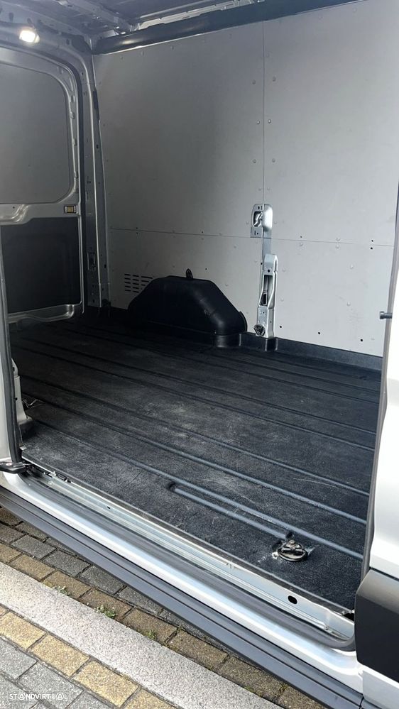 Ford Transit L2H2 2.0 TDCi Iva Dedutivel - 19