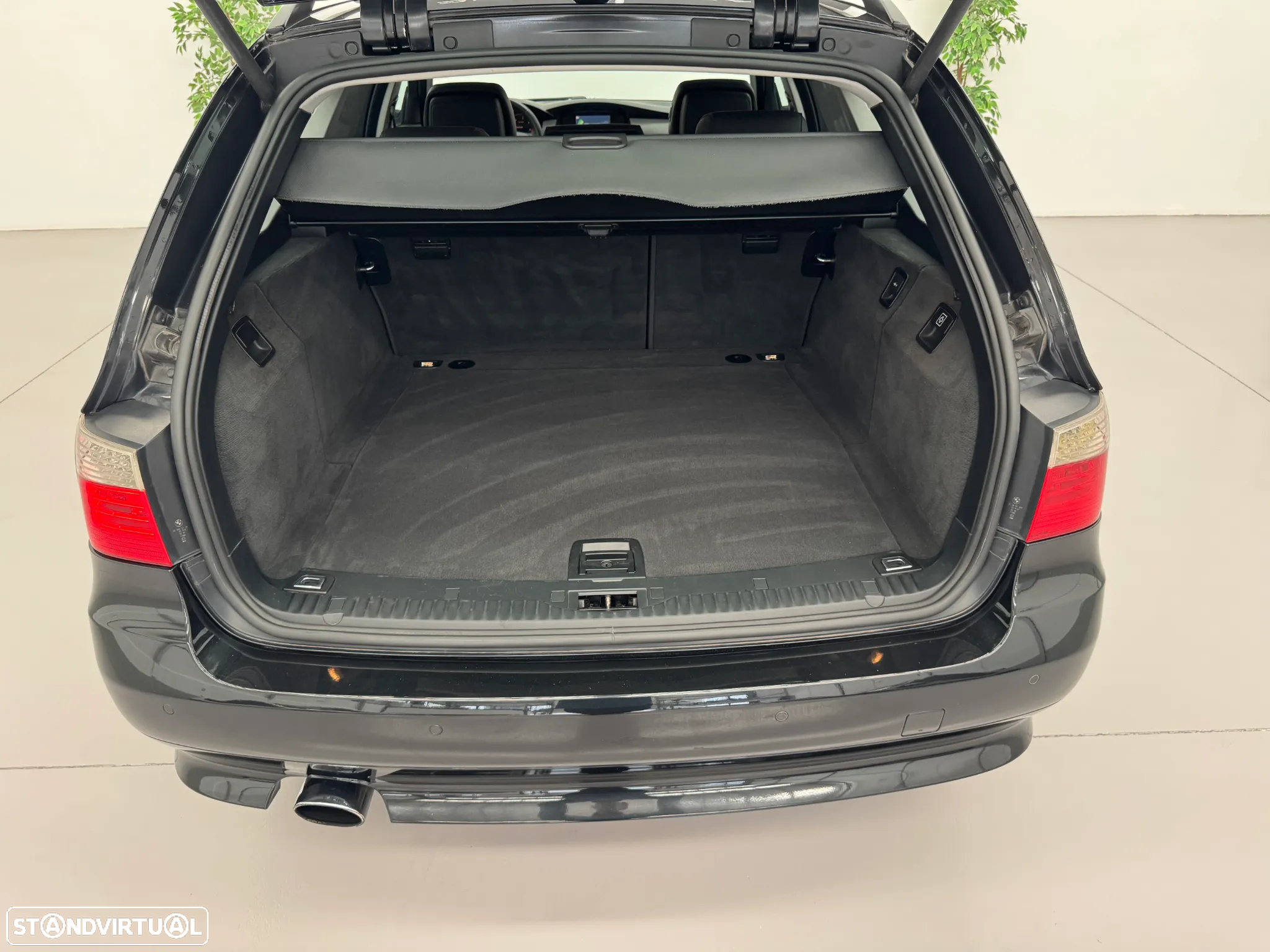 BMW 520 d Touring Executive - 14