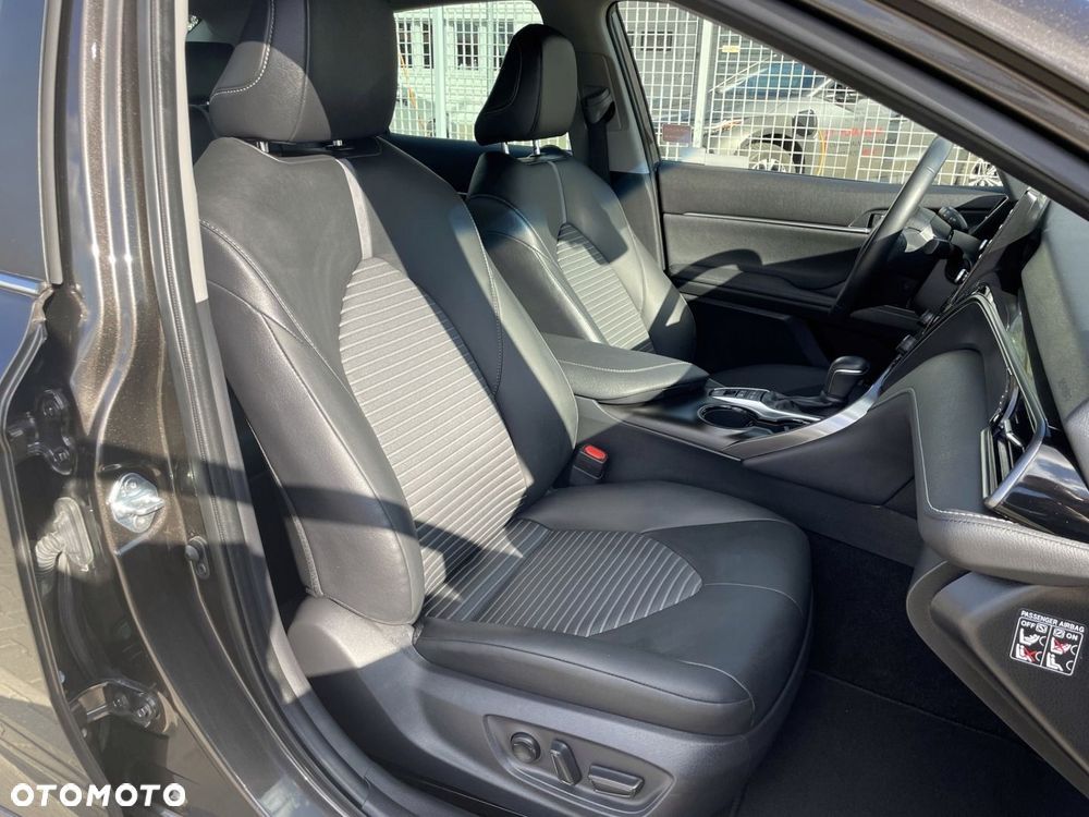 Toyota Camry 2.5 Hybrid Prestige CVT - 6