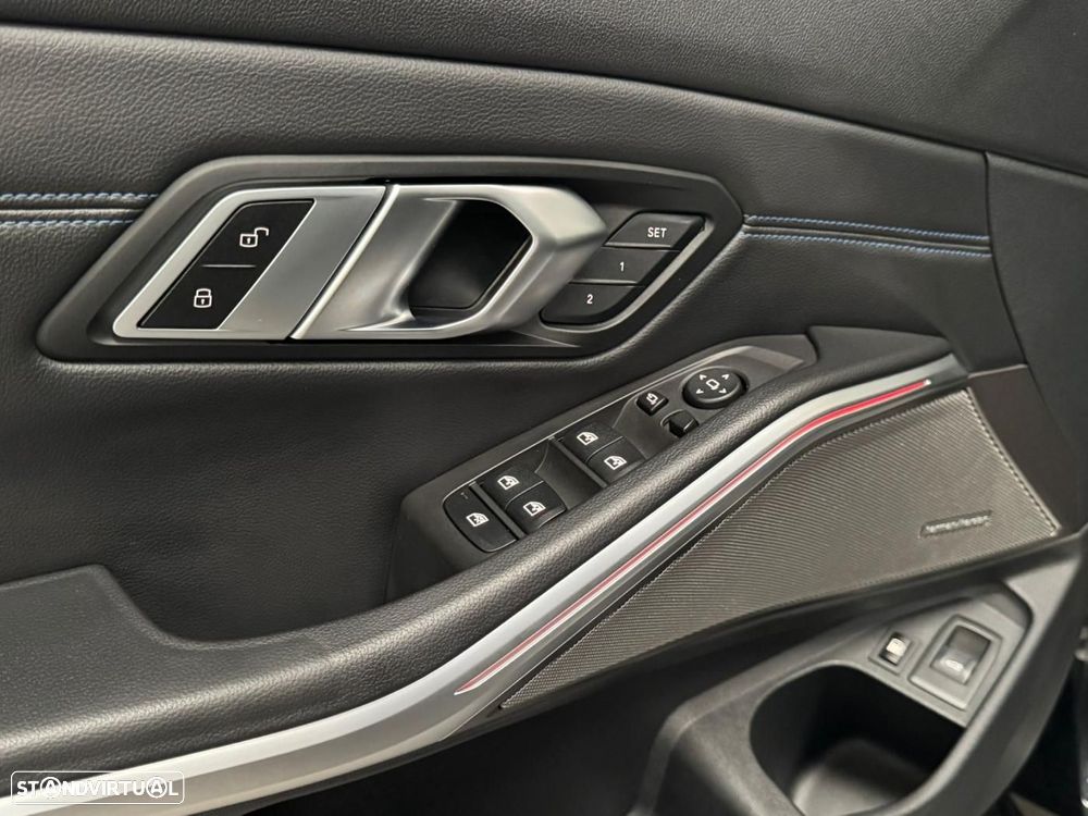 BMW 330 e Touring Pack M Auto - 38