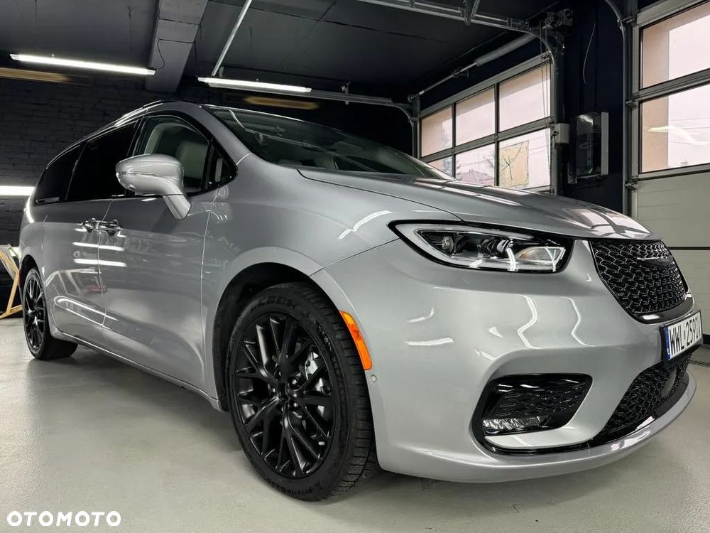 Chrysler Pacifica - 3