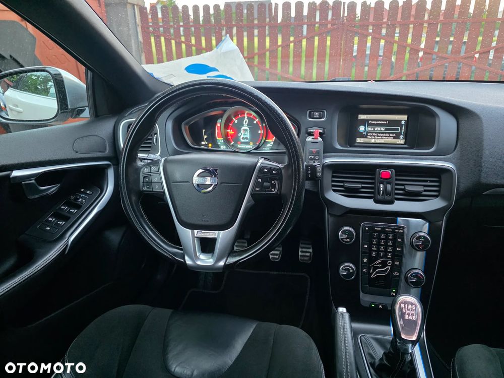 Volvo V40 D2 R Design - 2