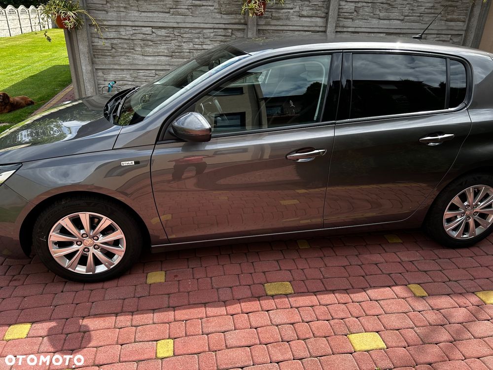 Peugeot 308 1.2 PureTech Style S&S - 16