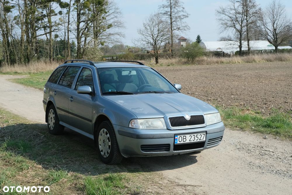Skoda Octavia 1.6 Ambiente - 2