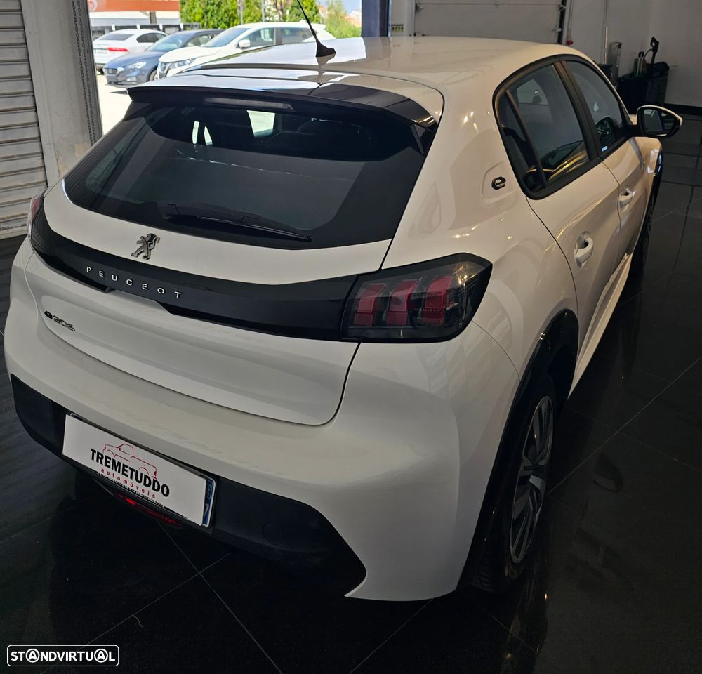 Peugeot e-208 Active - 13