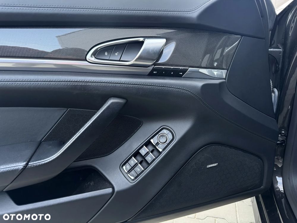 Porsche Panamera 4S PDK - 23