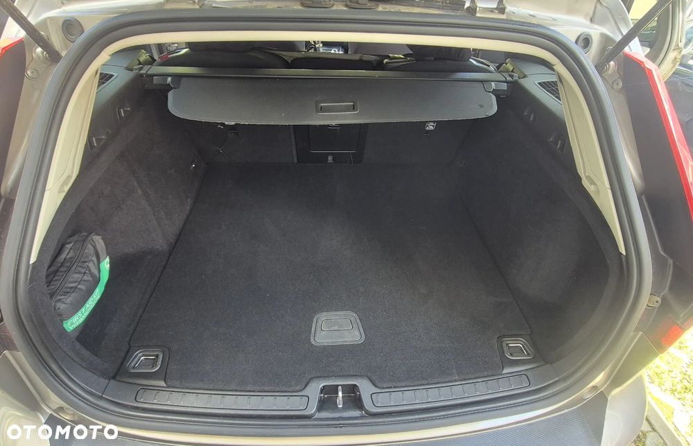 Volvo V60 D3 Momentum - 34