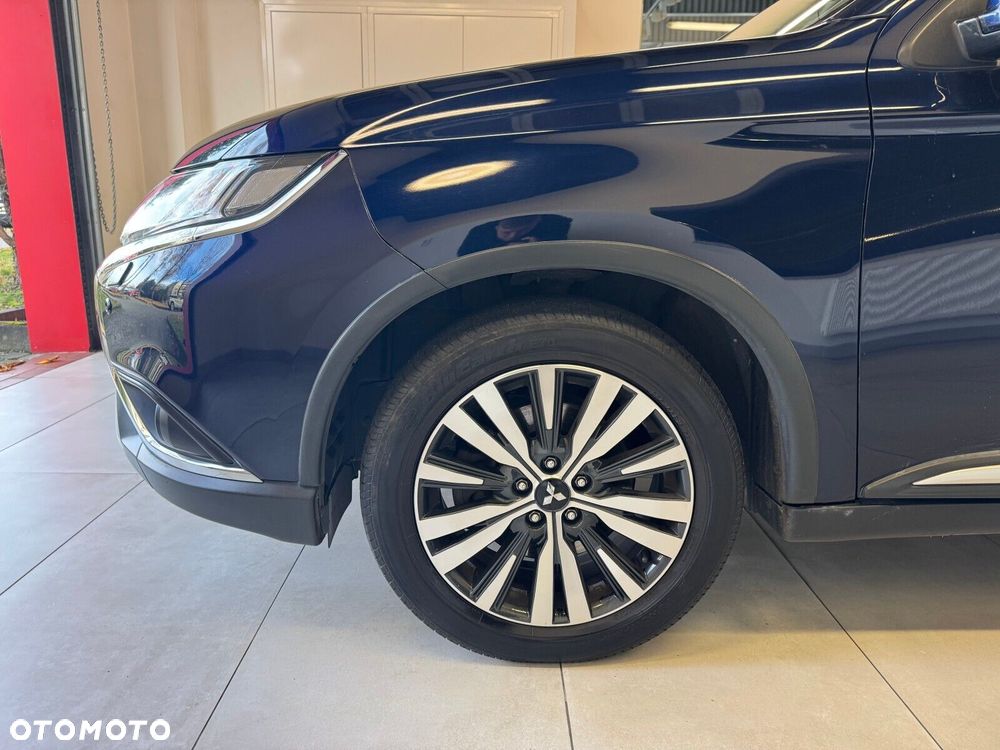 Mitsubishi Outlander - 24