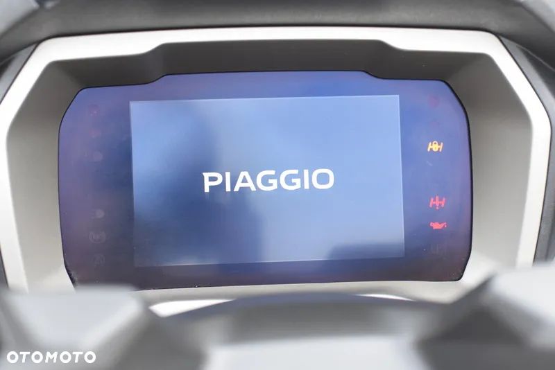 Piaggio MP-3 - 33