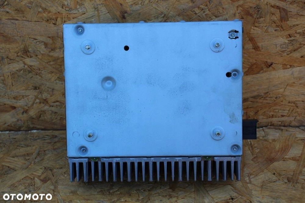 Wzmacniacz radia BECKER BE6034 Mercedes w211 e-klasa 2118272042 - 2