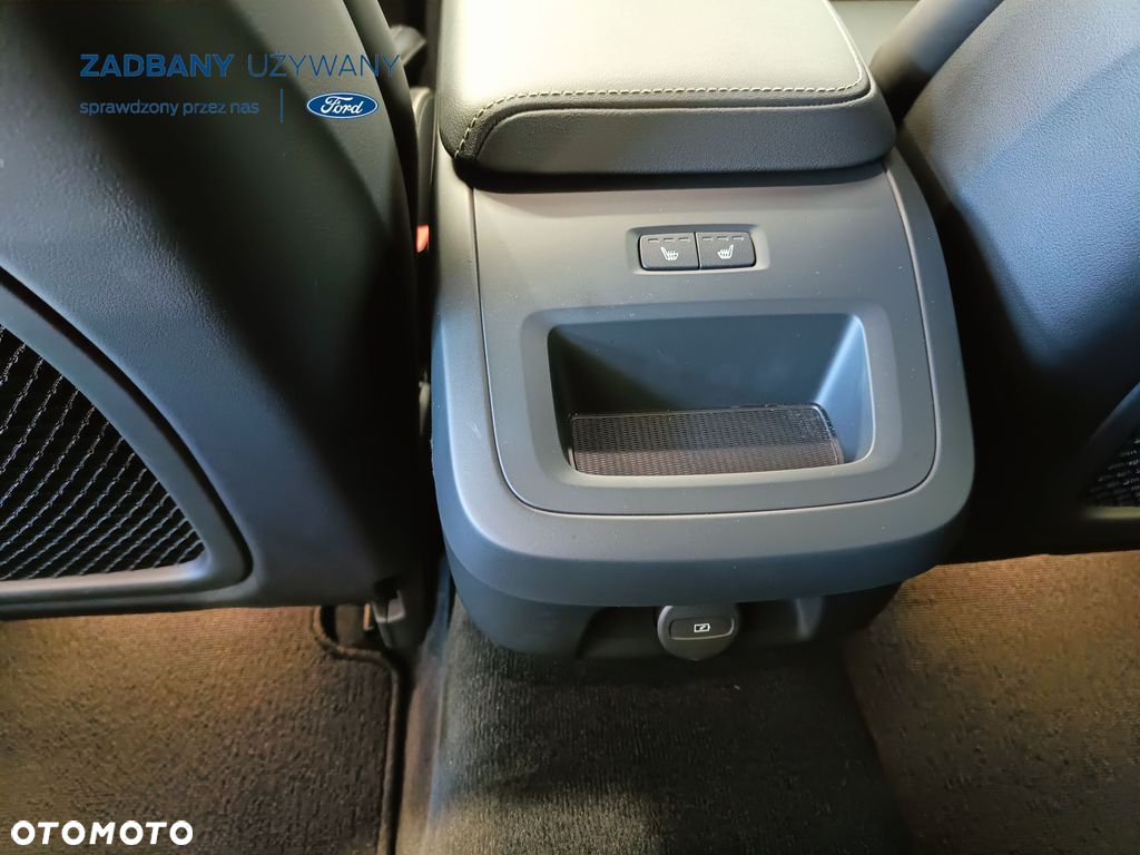 Volvo V60 B4 B Plus Dark - 31